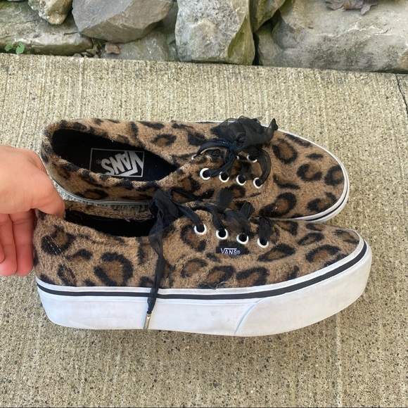 furry leopard vans